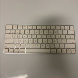 Apple Magic Key Wireless Silver Keyboard